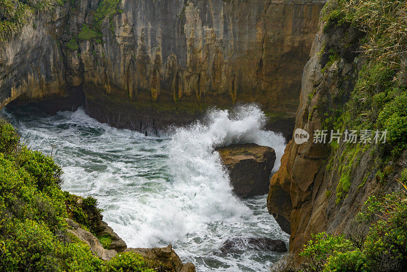 Punakaiki Pancake Rocks and Blowholes Walk, Paparoa国家公园，新西兰